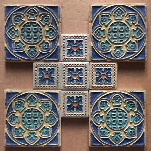 De Porceleyne Fles, Delft - carreaux cloisonnés aux décors, Antiek en Kunst, Antiek | Glaswerk en Kristal