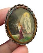 Gotische en mysterieuze driedimensionale religieuze speld in, Antiek en Kunst