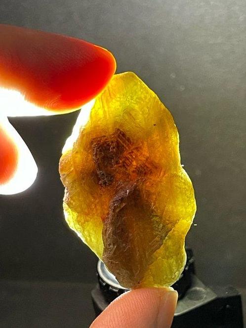 Saffier Uitzonderlijk stuk! Zeldzaam voorkomen. Traphice, Verzamelen, Mineralen en Fossielen