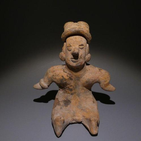 Colima, Westkust Mexico Terracotta Zittend figuur. 11,5 cm, Verzamelen, Mineralen en Fossielen