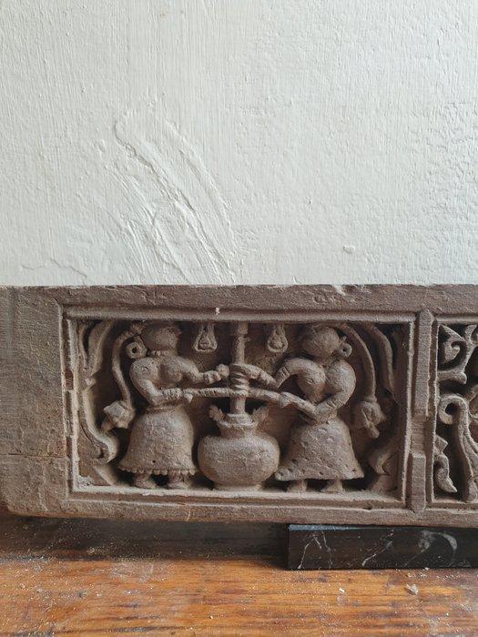 Jain Haveli-bovenlijst met in het midden de mand van, Antiek en Kunst, Kunst | Niet-Westerse kunst