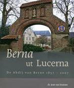 Berna ut lucerna 9789076242910, Zo goed als nieuw, J. van Stratum, Verzenden