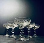 Baccarat - Champagneglas - Decor “Gegraveerde knopen”. -