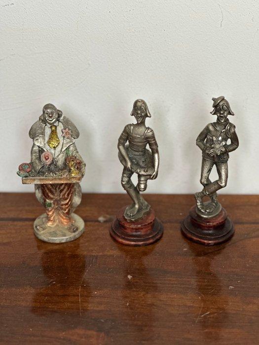 Figuur - Tre clown in peltro su base in legno (3) - Tin, Antiquités & Art, Curiosités & Brocante