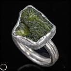 Zeldzame natuurlijke transparante moldaviet 40,8 karaat -