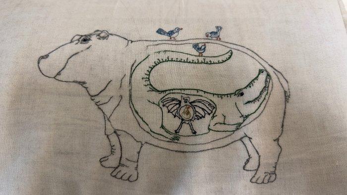 coral and tusk - Kussen, Antiek en Kunst, Antiek | Tapijten, Tafelkleden en Textiel