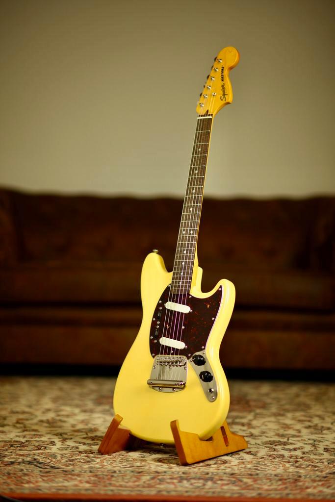 Squier Mustang Vintage Modified | Vintage White, Muziek en Instrumenten, Snaarinstrumenten | Gitaren | Elektrisch, Verzenden