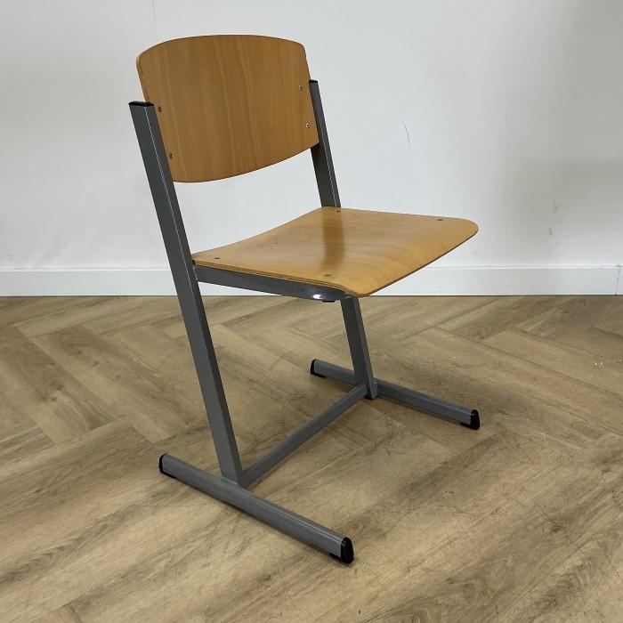 Eromes schoolstoel / stapelstoel zithoogte 46 cm,  Licht, Huis en Inrichting, Stoelen, Gebruikt, Eén, Hout