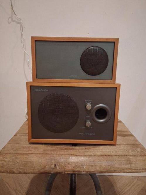 Tivoli - Modèle subwoofer en modèle à deux haut-parleurs., Audio, Tv en Foto, Radio's