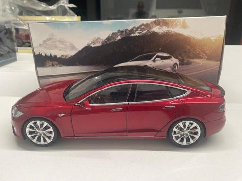 Dragon 1:18 - Modelauto - Tesla Model S - Dealer-editie, Hobby en Vrije tijd, Modelauto's | 1:5 tot 1:12