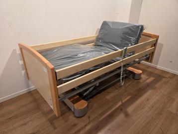 FMB Care 151 #50 Elektrisch Hoog LAAG LAAG Thuiszorg-bed beschikbaar voor biedingen