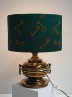 Old brass/ shadow Fornasetti fabric - Lampe de table - .