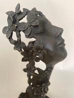 Beeld, Bloemenmeisje - 33 cm - Brons, Marmer, Antiek en Kunst