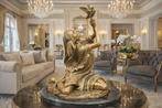 Beeld, Large Bronze: Lady Releasing Bird - 35 cm - Brons,, Antiek en Kunst