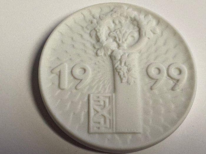 Penning - 1999-2002-2009-2000 - Meissen: 4 porseleinen, Antiquités & Art, Antiquités | Verre & Cristal