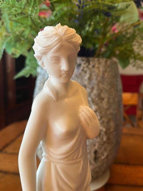 Statue, Romeinse dame met klassiek gewaad - 1,3 kg - 30 cm -, Antiek en Kunst, Curiosa en Brocante