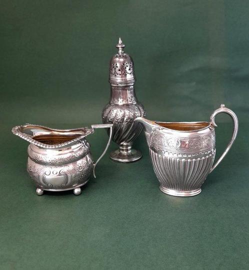Pot à lait (3) - Plaqué(e) argent, Antiek en Kunst, Antiek | Meubels | Tafels