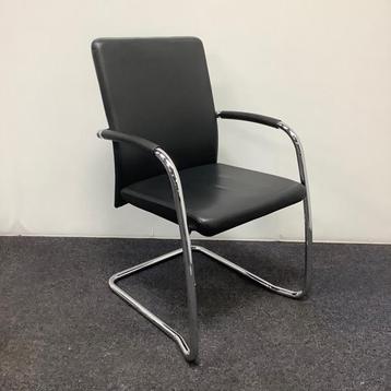 Tweedehands vergaderstoel / stapelstoel, zwart leren, Huis en Inrichting, Gebruikt, Zwart, Eén
