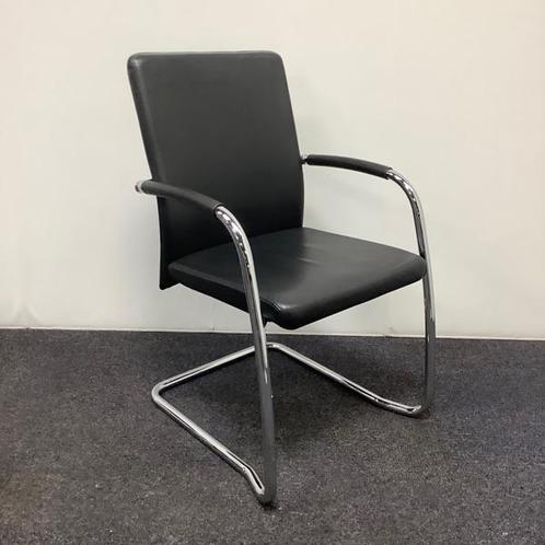 Tweedehands vergaderstoel / stapelstoel, zwart leren, Huis en Inrichting, Stoelen, Zwart, Gebruikt, Eén