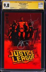 Justice League #1 - CGC Signature Series Comic Book, 9.8, Livres