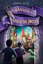 Gevangen op de magische zolder 9789025884635 James Nicol, Verzenden, Zo goed als nieuw, James Nicol