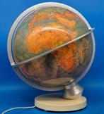 Globe - Beleuchteter Erdglobus mit Jahreszeitenkalender –