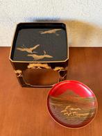 Dienblad (2) - dienblad met gouden kraanvogels en, Antiek en Kunst