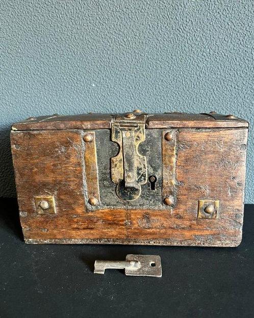 Touareg kistje - Hout - Marokko - circa 1930, Antiek en Kunst, Kunst | Niet-Westerse kunst
