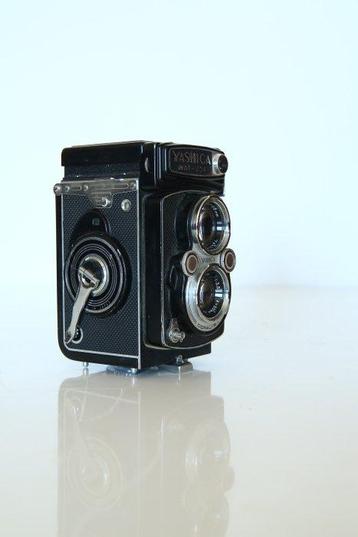 Yashica MAT-124 Appareil photo reflex bi-objectif (TLR)