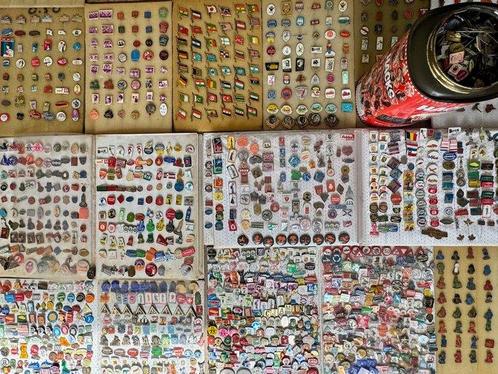Badge à épingler Grote partij Speldjes in 5 Albums + 1 Bus, Antiek en Kunst, Antiek | Speelgoed