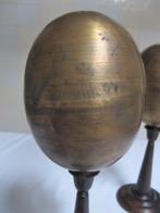 Decoratief ornament (2) - Belle Epoque. Grote koperen eieren