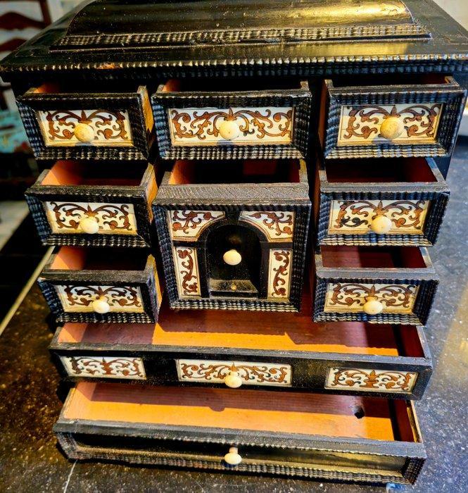 Muntenkabinet - Been, Hout - Baroque Collectors Cabinet,, Antiek en Kunst, Antiek | Overige Antiek