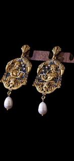 Beaux boucles d’oreilles d’élégance française des années 80