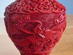 Chinees zinnoberlak-vaas met fenixrelief – China, 20e eeuw –, Antiek en Kunst