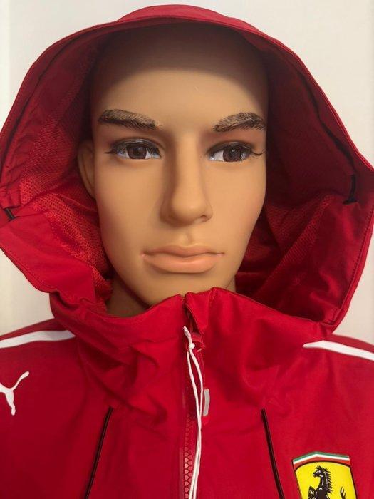 Ferrari - SF Team regenjas - HyperCar 499P - 2025 -, Verzamelen, Automerken, Motoren en Formule 1