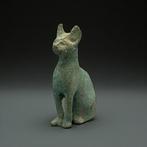 Replica van het oude Egyptisch Bronzen katbeeld van de godin, Antiek en Kunst