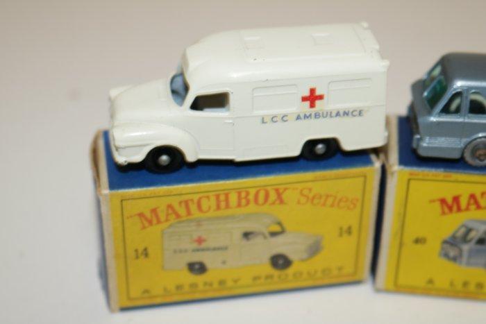 Matchbox 1:64 - Bus miniature (2) - Lot Of 2x Matchbox, Hobby en Vrije tijd, Modelauto's | 1:5 tot 1:12