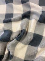 Zeer zacht teddy-stof met ruitpatroon en een gebreide