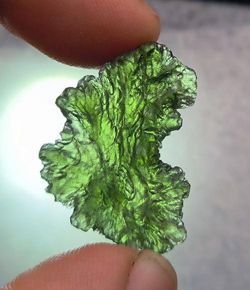 Moldavite - de Nesm, Bohême du Sud - Hauteur : 32 mm -, Verzamelen, Mineralen en Fossielen