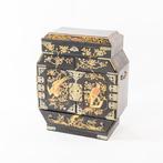 Porte-bijoux en bois laqué noir avec décors dorés - Bois -