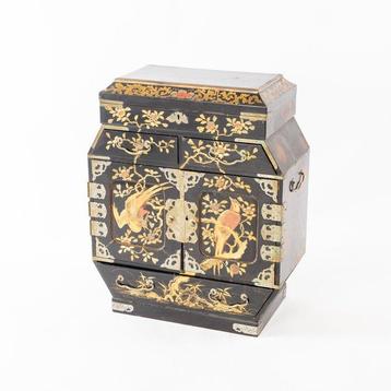 Porte-bijoux en bois laqué noir avec décors dorés - Bois -