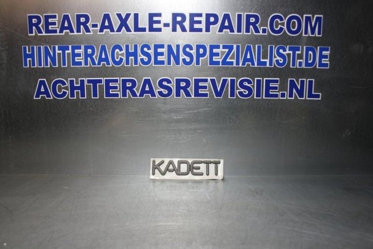 Embleem Opel Kadett 90191219 / 129448 (Emblemen, Overig), Auto-onderdelen, Carrosserie, Nieuw, Opel, Verzenden