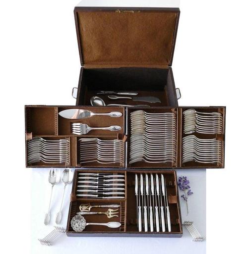Christofle/Manufacture de LAlfenide - Ménagère pour 12, Antiek en Kunst, Antiek | Meubels | Tafels
