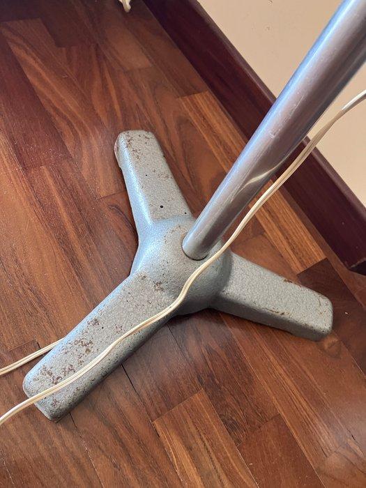 Staande lamp - Staal, Antiek en Kunst, Antiek | Wandborden en Tegels