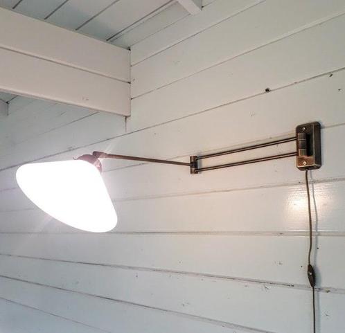 Verstelbare Muurlamp - Wandlamp - Messing, opalineglas, Antiek en Kunst, Curiosa en Brocante