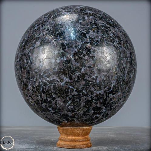 Sphère Rare En Gabbro Indigo , Madagascar- 4808.08 g, Verzamelen, Mineralen en Fossielen