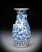 Geen veilingreserve - Antieke Chinese blauw-witte draak