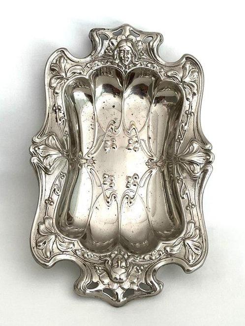 Verzilverde Art Nouveau schaal met elegante florale, Antiek en Kunst, Kunst | Designobjecten
