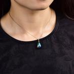 Zeer exclusieve natuurlijke opalen hanger Een intense tint