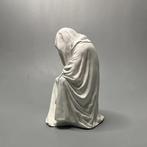 Sculpture, Ghost wizard death robe - 15 cm - Albâtre